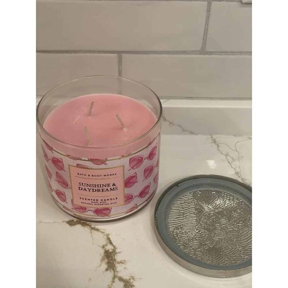 Bath & Body Works Sunshine &‎ Daydreams Scented Candle 3 Wick 14.5 oz Oils New